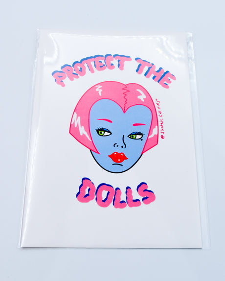 protect the dolls small print by electric cat